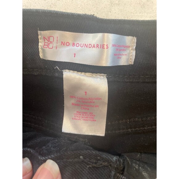 Shorts - Picture 2 of 3